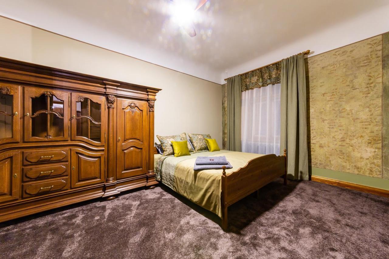 Appartamento Ancient Storie'S Ap 65Sqm Renovated Free Parking Riga Esterno foto